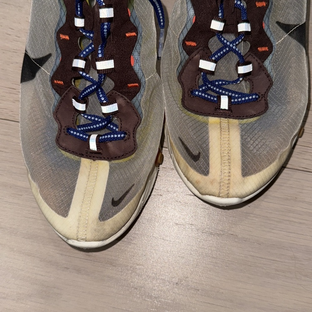 Nike React Element 87 10.5 preowned. Moss black